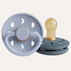 FRIGG Moon Natural Rubber Pacifier 2-Pack