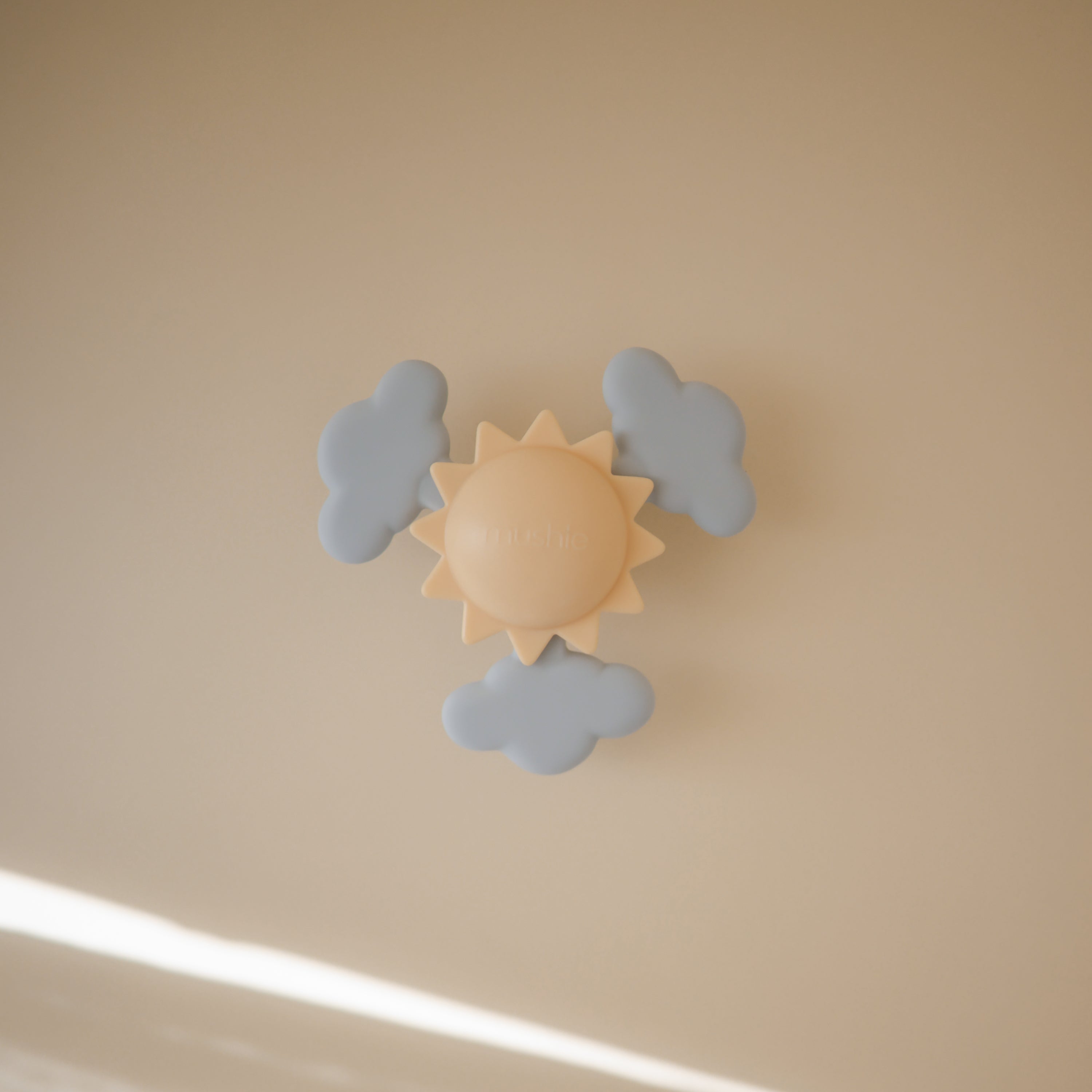 Suction Spinner Toy