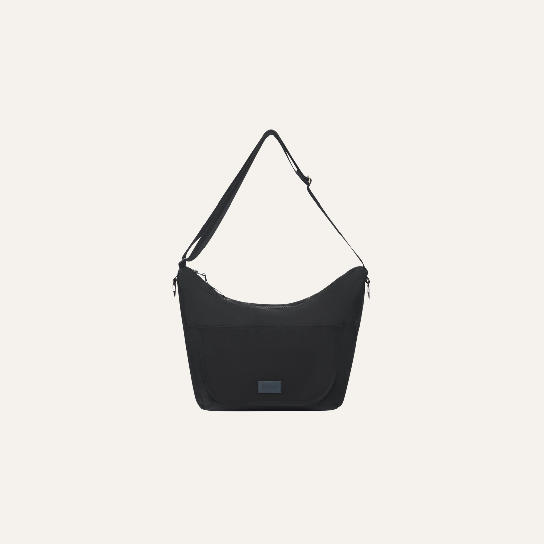 Roam Crossbody Diaper Bag / Mid(dle of the)night Black