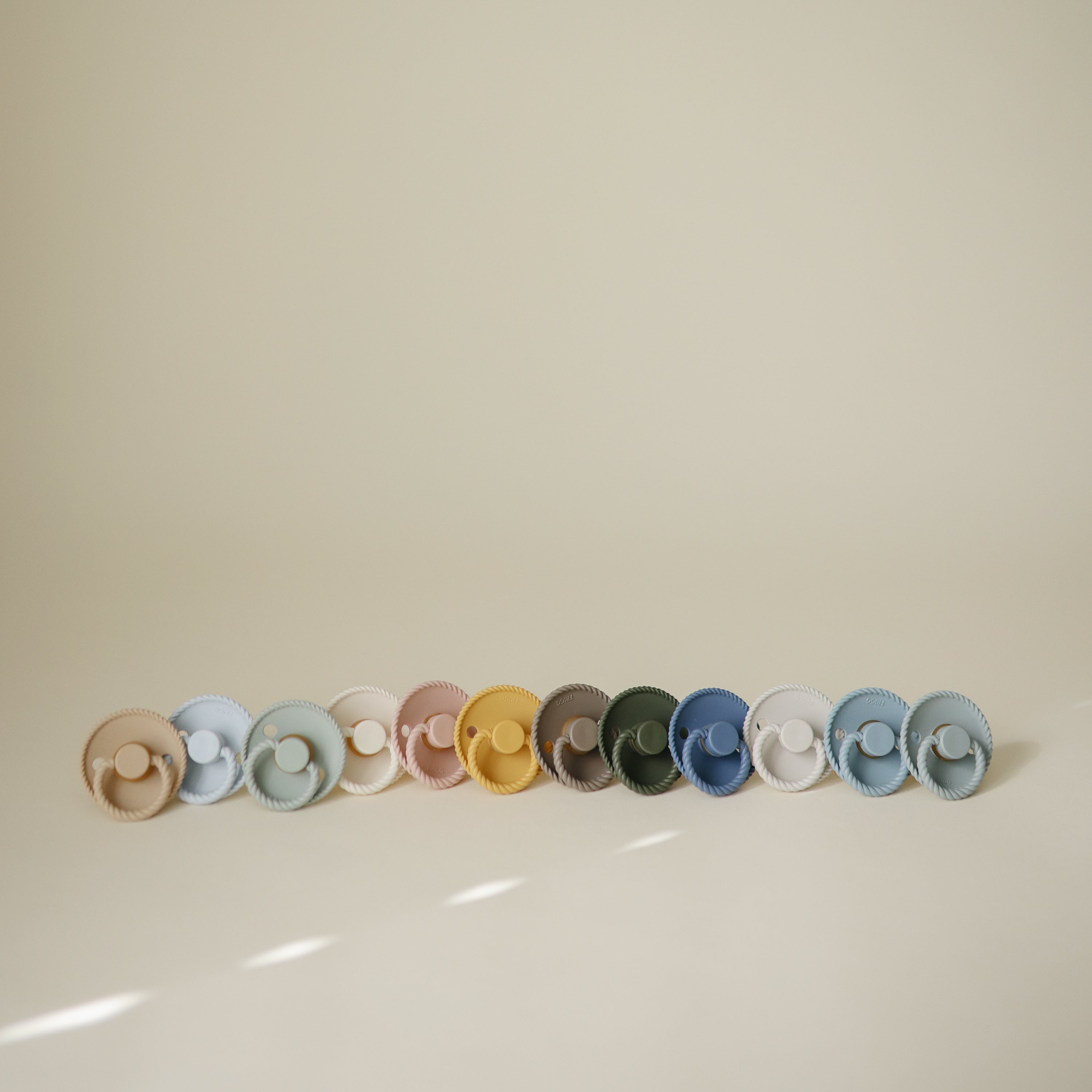 FRIGG Rope Natural Rubber Pacifier 2-Pack